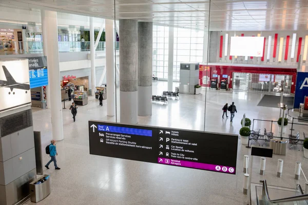 Термінал Міжнародному Аеропорту Пірсона Торонто Знаходиться Поруч Порожнім Під Час — стокове фото