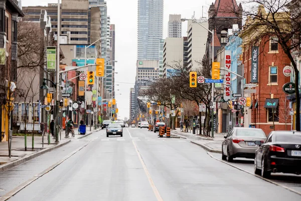 Empty Downtown Street Usually Busy Now Few Cars Due Covid — Stock Photo, Image