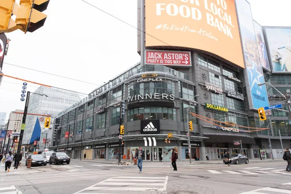 Corner Young Dundas Square Usually Busy Traffic Empty Due Covid — Stock Photo, Image