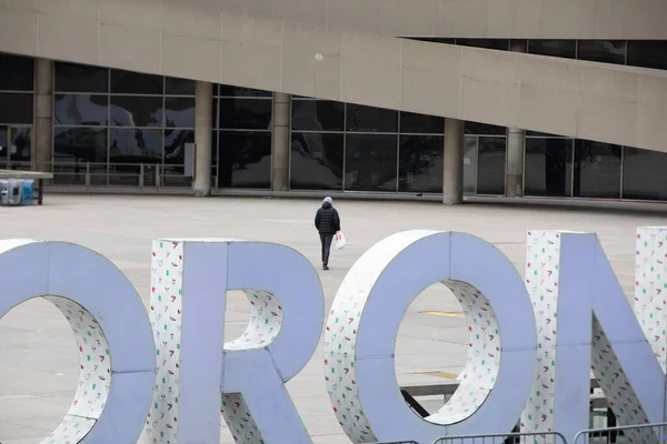 Lone Person Walks Nathan Phillip Square Usually Bustling Pubic Square — Stock Photo, Image