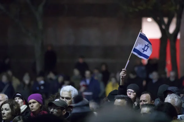 Persona Sostiene Bandera Israel Durante Vigilia Comunidad Judía Toronto Por —  Fotos de Stock