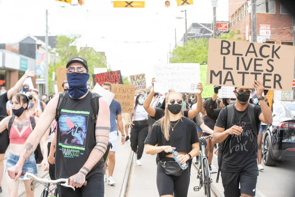 Toronto Ontario Canada Junho 2020 Marcha Racismo Solidariedade Com Matéria — Fotografia de Stock