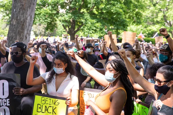 Toronto Ontario Canada Junho 2020 Marcha Racismo Solidariedade Com Matéria — Fotografia de Stock