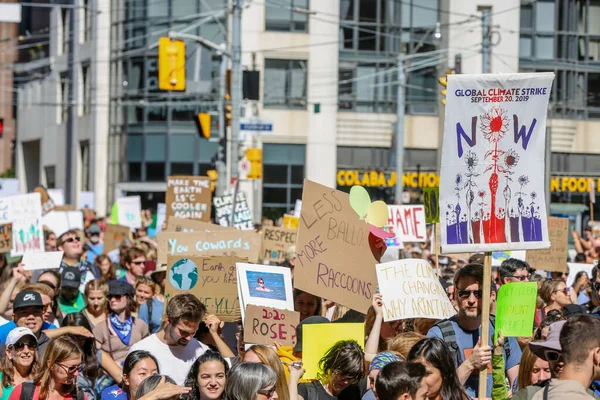 Toronto Ontario Canada Szeptember 2019 Péntek Jövőért Klímaváltozás Elleni Tiltakozás — Stock Fotó