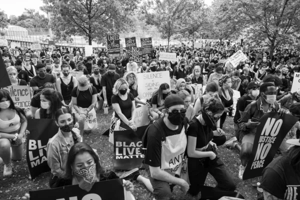 Toronto Ontario Kanada Czerwca 2020 Marsz Antyrasistowski Solidarności Black Lives — Zdjęcie stockowe