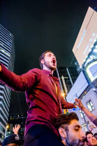 Los Fans Toronto Raptors Celebran Después Que Los Raptors Derrotaran —  Fotos de Stock