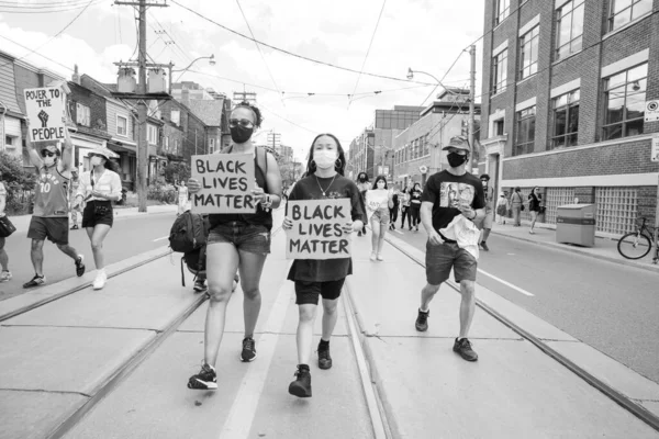 Toronto Ontario Canada Junho 2020 Marcha Racismo Solidariedade Com Matéria — Fotografia de Stock