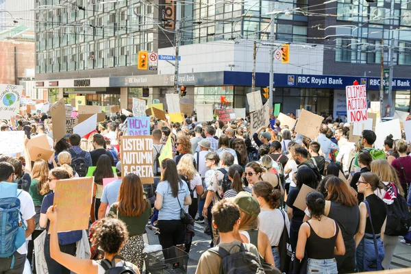 Toronto Ontario Canada Szeptember 2019 Péntek Jövőért Klímaváltozás Elleni Tiltakozás — Stock Fotó