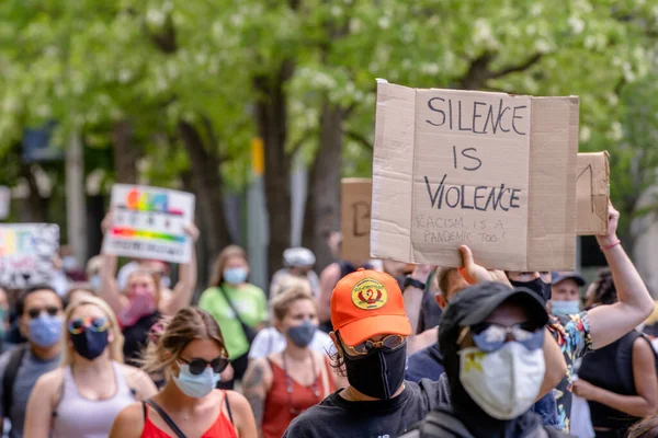 Toronto Ontario Canada Junho 2020 Marcha Racismo Solidariedade Com Matéria — Fotografia de Stock