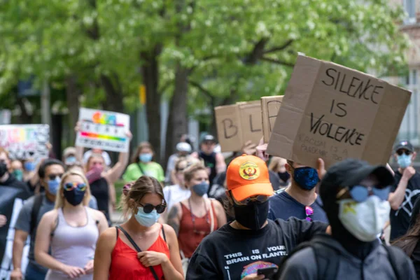 Toronto Ontario Canada Junho 2020 Marcha Racismo Solidariedade Com Matéria — Fotografia de Stock