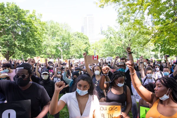 Toronto Ontario Kanada Június 2020 Rasszizmus Ellenes Hadjárat Szolidaritás Fekete — Stock Fotó