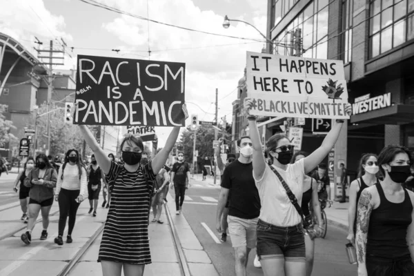 Toronto Ontario Canada Junho 2020 Marcha Racismo Solidariedade Com Matéria — Fotografia de Stock