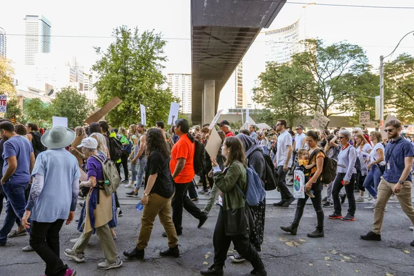 Toronto Ontario Canada September 2019 Fredage Fremtiden Klimaforandringsprotest Tusindvis Mennesker - Stock-foto