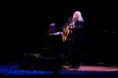 TORONTO, CANADA - 2016 / 09 / 04: David Crosby Toronto 'daki Danforth müzikholünde canlı performans sergiliyor.  