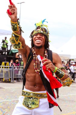 TORONONTO, ONTARIO, CANADA - 3 Ağustos 2019: Kuzey Amerika 'nın en büyük sokak festivallerinden biri olan Toronto Karayip Karnaval Büyük Geçidi katılımcıları.