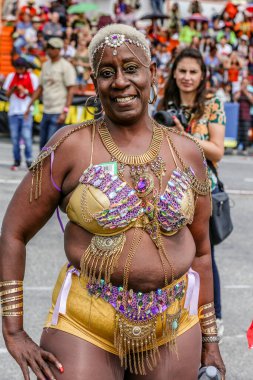 TORONONTO, ONTARIO, CANADA - 3 Ağustos 2019: Kuzey Amerika 'nın en büyük sokak festivallerinden biri olan Toronto Karayip Karnaval Büyük Geçidi katılımcıları.