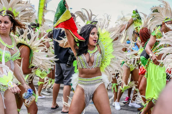 Toronto Ontario Kanada Srpna 2019 Účastníci Karibského Karnevalového Průvodu Torontu — Stock fotografie