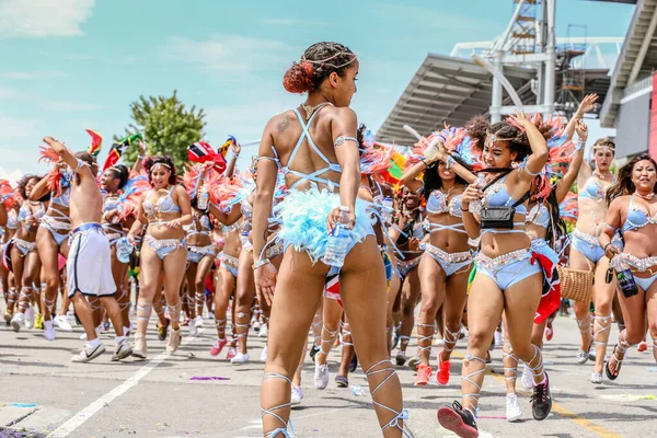 Toronto Ontario Canada Agosto 2019 Participantes Grande Desfile Carnaval Caribe — Fotografia de Stock