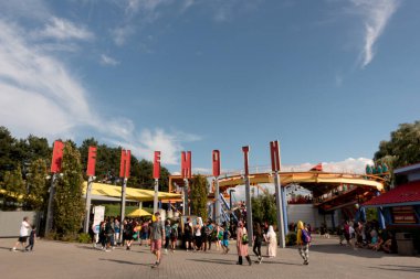 VAUGHAN, Kanada - 28 Ağustos 2018: Güzel bir yaz gününde Kanada 'nın Harikalar Diyarı.