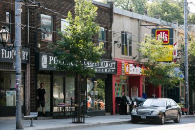 TORONTO, Kanada - 21 AĞUSTOS 2017: ÇALIŞLARIN DOĞU YÖNETMENDE ÇALIŞLARI