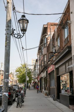 TORONTO, Kanada - 21 AĞUSTOS 2017: ÇALIŞLARIN DOĞU YÖNETMENDE ÇALIŞLARI