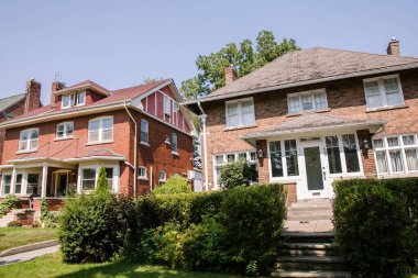 TORONTO, CANADA - 21 Ağustos 2017: High Park / RONCESVALLE Mahallesindeki İKİNCİ HASTANLAR