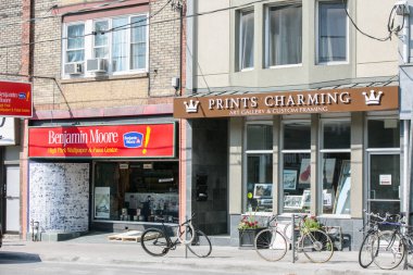 TORONTO, Kanada - 21 AĞUSTOS 2017: ÇALIŞLARIN DOĞU YÖNETMENDE ÇALIŞLARI