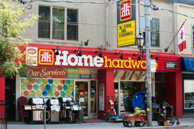 TORONTO, Kanada - 21 AĞUSTOS 2017: ÇALIŞLARIN DOĞU YÖNETMENDE ÇALIŞLARI