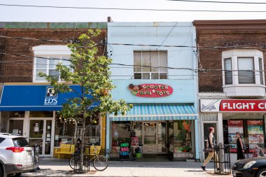 TORONTO, Kanada - 21 AĞUSTOS 2017: ÇALIŞLARIN DOĞU YÖNETMENDE ÇALIŞLARI