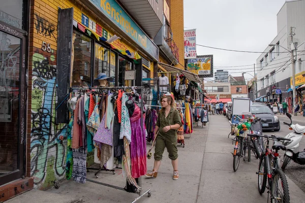 Juni 2018 Toronto Kanada Menschen Aus Kensington Markt — Stockfoto