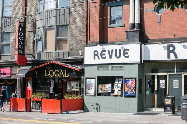 Toronto Canada August 2017 Row Stores East Side Roncesvalles Avenue — Stock Photo, Image