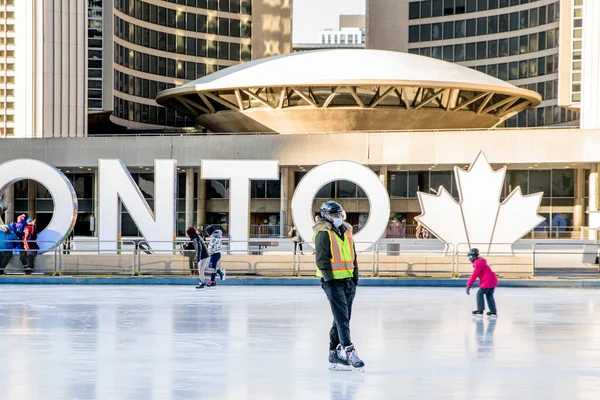 Toronto Canada January 2021 People Skake Ice Rink Nathan Phillip — Stock Photo, Image