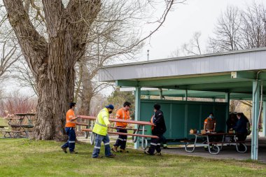 COVID-19 salgını sırasında Toronto Adası çalışanları. 