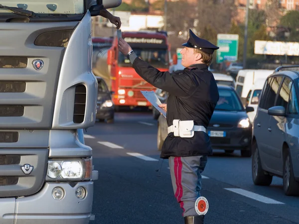 Trafik denetimleri, İtalyan polisi