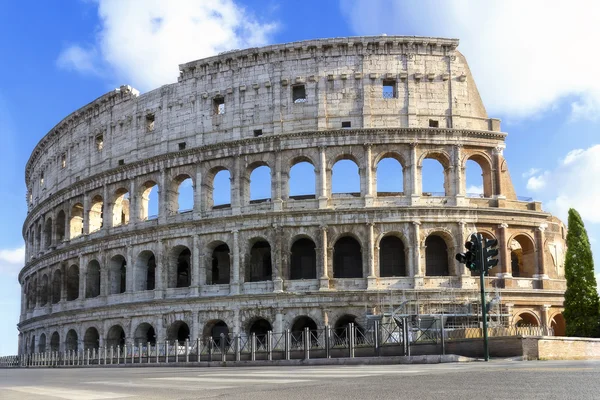 Koloseum obnovy, kompletní fasádní — Stock fotografie