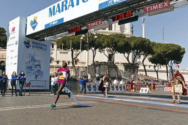 Rahma Tusa during Rome Marathon 2016. — Stock Photo, Image