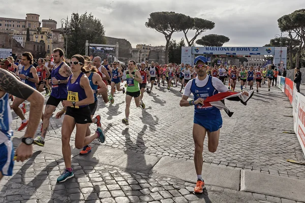 Athlètes au départ du marathon de Rome en 2016 — Photo