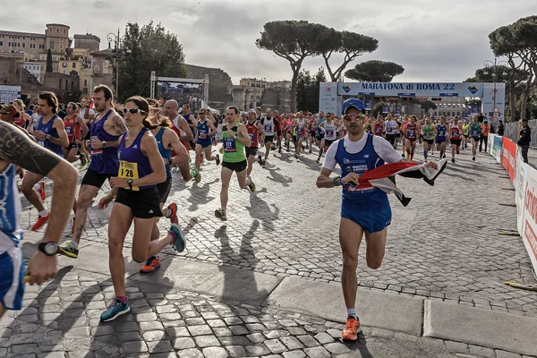 Atletas no início da maratona de Roma em 2016 — Fotografia de Stock