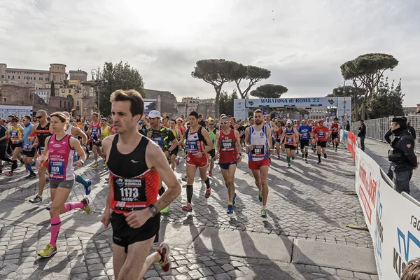 Atletas no início da maratona de Roma em 2016 — Fotografia de Stock
