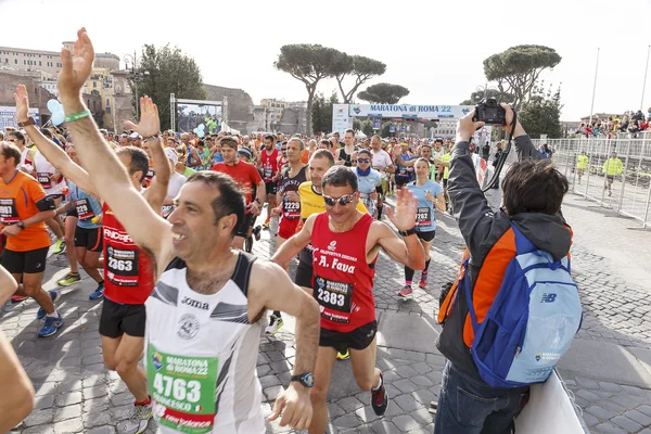 Athletes at the start of the Rome marathon in 2016 — Stock Photo, Image