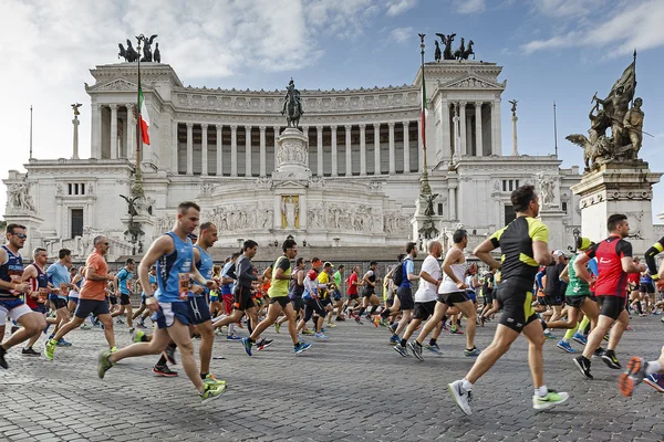 Бегуны на Римском марафоне 2016 года — стоковое фото