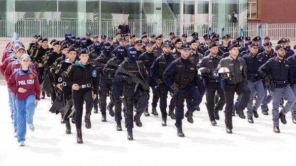 Serviços especiais da polícia italiana — Fotografia de Stock