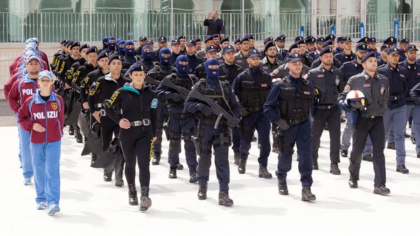 Serviços especiais da polícia italiana — Fotografia de Stock