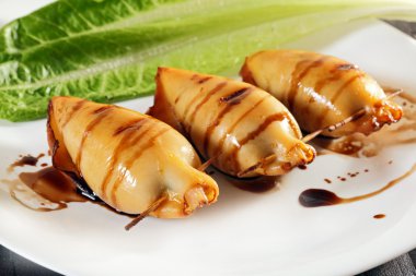 Fırında kalamar dolması