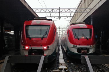 tren istasyonu platformu