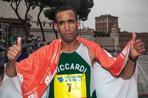 Jamel Chatbi winner of third place at 21 Rome Marathon — Stock Photo, Image