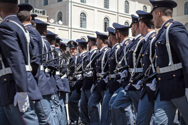 Polícia italiana em parada — Fotografia de Stock