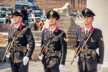 Üniformalı polis tarihi