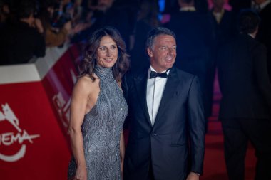 ROME, ITALY - 15 Ekim Agnese Landini ve Matteo Renzi, 20. Roma Film Festivali sırasında Auditorium Parco Della Musica 'da düzenlenen kırmızı halıya katıldılar..