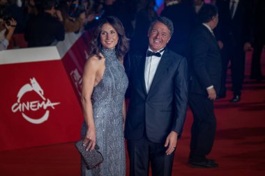 ROME, ITALY - 15 Ekim Agnese Landini ve Matteo Renzi, 20. Roma Film Festivali sırasında Auditorium Parco Della Musica 'da düzenlenen kırmızı halıya katıldılar..